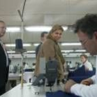 Rosa Valdeón conversó y cambió impresiones con numerosos trabajadores de la empresa