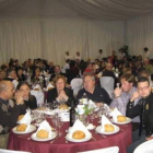 El alcalde de Folgoso, José Manuel Otero y el consejero de Familia, César Antón.