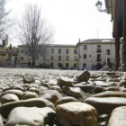 La rehabilitación de la plaza del Grano respetará el empedrado, la fuente y las fachadas.