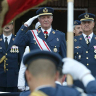 Valderrábano, junto a Juan Carlos I, en la base de La Virgen. RAMIRO