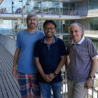 aume Bertranpetit (a la derecha) e investigadores del Instituto de Biologia Evolutiva (IBE) de Barcelona.