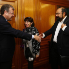 Silván recibió ayer en su despacho a Victoria Rodríguez y Santiago Ordóñez.