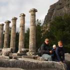 Javier González Fernández, junto a Zuzanna y su hijo en Priene (Turquía).