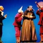 El vestuario de los actores de «Galileo» sorprenderá al público del Teatro Bergidum