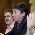 Fernando Álvarez, Samuel Folgueral y Emilio Cubelos en la rueda de prensa de ayer.