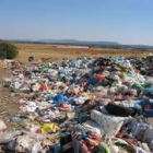 Una vista parcial del vertedero de la localidad de Castrocalbón en una imagen de archivo