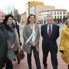 Milagros Marcos, con los alcaldes de San Andrés y León y Montserrat Gutiérrez.