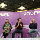 Mae de la Concha, Íñigo Errejón y Juan Pedro Yllanes, en un coloquio de Podemos. J. GRAPPELLI