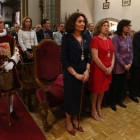 La alcaldesa junto a Gancedo, Vidal, Miranda, Alonso y Luna, ayer en la misa de La Encinina.