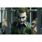 El actor Heath Ledger interpretando al Joker en la película El caballero oscuro.