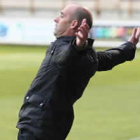 Alberto Monteagudo no cesó de dar indicaciones a sus jugadores durante todo el partido.