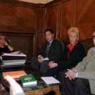 Un momento de la reunión de Isabel Carrasco con los Amigos de la Catedral