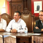 Javier Rodríguez, Nicanor Sen y José Luis Chamosa, en la inauguración del curso de verano.