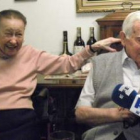 García, celebrando su 105 cumpleaños junto a su esposa Josefina, ha pasado su vida en Nueva York