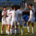 Los jugadores culturalistas celebran uno de sus goles. FERNANDO OTERO