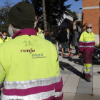 Los trabajadores ya se manifestaron en marzo de 2021 contra el traslado del gabinete médico de Renfe de León a Valladolid. RAMIRO