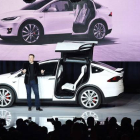 Elon Musk presenta el Model X, en Fremont (California).