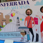 El presidente de los comerciantes y la alcaldesa posaron así en una de las actividades. L. DE LA MATA