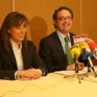 Los leonesistas Gema Cabezas y Javier Chamorro hicieron la evaluación del pacto con el PSOE en León