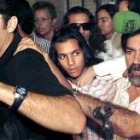 Farruquito (c) a su llegada al Juzgado Penal 8 de Sevilla