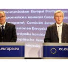 El comisario europeo de Asuntos Económicos y Monetarios, Olli Rehn, y el presidente del Eurogrupo, J