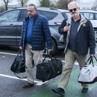 Francisco Vallejo y Jesús María Rodríguez antes de entrar en la cárcel. RAÚL CARO