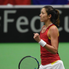 Garbiñe Muguruza reacciona tras ganar el primer punto en Ostrava.