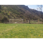 El campo de fútbol de Santa Bárbara en Ciñera era el de la SD Hullera, un club que llegó a militar en Segunda División B con Belarmino López de entrenador. DL