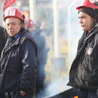 Trabajadores de la subcontrata de mantenimiento, en la acampada frente a Compostilla. L. DE LA MATA