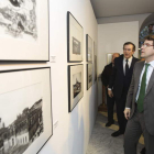 Mañueco, ayer, en la inauguración de la exposición.