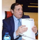 El consejero de sanidad, Antonio Sáez Aguado, ayer en las Cortes. NACHO GALLEGO