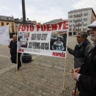 Protestas de vecinos de la Estación por el impago de obras. L. DE LA MATA