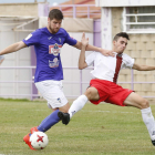 Álvaro volvió a ser letal en el equipo bañezano. F. OTERO