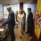 La consejera de Economia y Hacienda de la Junta de Castilla y Leon, Pilar del Olmo, momentos antes de la reunión del comite de seguimiento del Plan Soria que presidió el lunes.