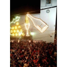 Unas 12.000 personas rodeadas de anís y cava celebran su particular entrada de año en Granada
