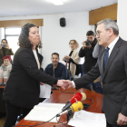 Irene González, al asumir el cargo de concejala del PSOE en Cacabelos. L. DE LA MATA