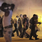 La policía en los disturbios de Memphis.