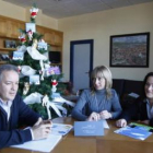 Pedro Blanco, Mª Eugenia Gancedo y Montserrat González durante la presentación del programa de Navid