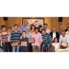 Todos los premiados en la decimoquinta edición de la gala del deporte de La Bañeza, el sábado en el Hotel Bedunia. A. VALENCIA