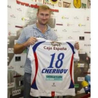 Danil Chernov con la camiseta con el dorsal número 18 con la que jugará en el Ademar