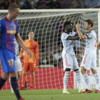 Thomas Müller celebra su gol, primero del equipo ante el Barcelona, durante el partido de la fase de grupos de la Liga de Campeones. A. GARCÍA