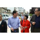 Elena Castellanos, el alcalde de Cacabelos, José Manuel Sánchez, Ángela Marqués y Alfredo Villaverde