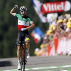 El ciclista italiano del Astana celebra el triunfo. GUILLAUME HORCAJUELO