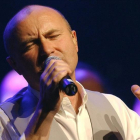Phil Collins, en acción.