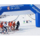 El Campeonato Autonómico de esquí en las categorías de gorriones y alevines contó con una destacada presencia de participantes y protagonismo leonés. DL