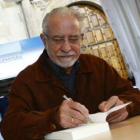 El escritor José María Merino.