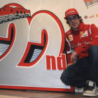 El piloto español ayer en Italia en la reunión de Ferrari.