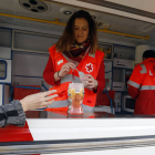 Furgoneta de la Unidad de emergencia social de Cruz Roja. MARCIANO PÉREZ