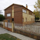 Las instalaciones actuales no cumplen con la normativa vigente de centros educativos.