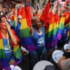Activistas y políticos defensores de los derechos LGTBI conmemoraron los 50 años de las revueltas del bar gay Stonewall.